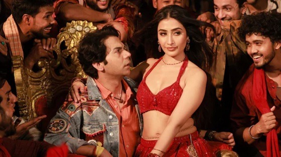 বিচ্ছেদের পর আইটেম গানে নাচলেন চাহালের সাবেক স্ত্রী ধনশ্রী