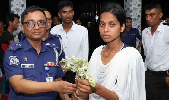 ঝিনাইদহে ১২০ টাকায় পুলিশে চাকরি পেল ২৫ জন