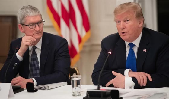 ভারতে অ্যাপলের উৎপাদন বন্ধ চান ট্রাম্প