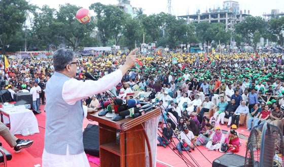 আ’লীগ নিজেদের রাজনৈতিক মৃত্যু ডেকে এনেছে : সালাউদ্দিন আহমেদ