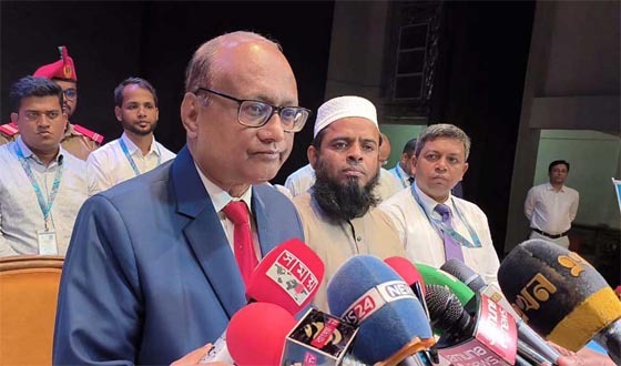 শেখ হাসিনার হলফনামা ও সম্পদে গড়মিল পাওয়া গেছে, মামলা হবে: দুদক চেয়ারম্যান