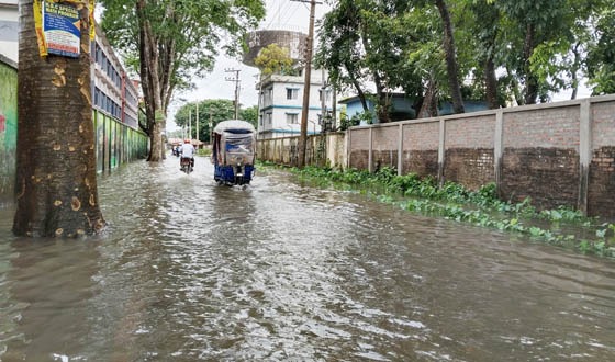 কুড়িগ্রামে ড্রেনেজ ব্যবস্থা না থাকায় দূর্ভোগে পৌরবাসী