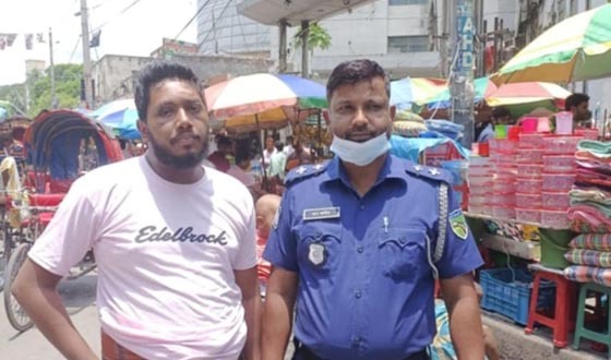 এক্সপ্রেসওয়েতে অ্যাম্বুলেন্সে ধাক্কায় পাঁচজন নিহতের ঘটনায় বাস চালক গ্রেফতার