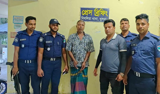 দিঘলিয়ায় ধর্ষন মামলার আসামী আটক