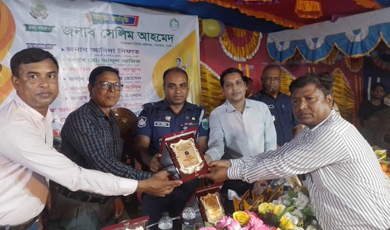 সাংবাদিকতায় বিশেষ অবদান রাখায় সাংবাদিক বাবুল আকতারকে সম্মাননা প্রদান