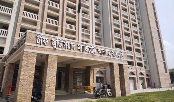 নিজের শরীরে আগুন দিয়ে গৃহবধূর আত্মহত্যার চেষ্টা