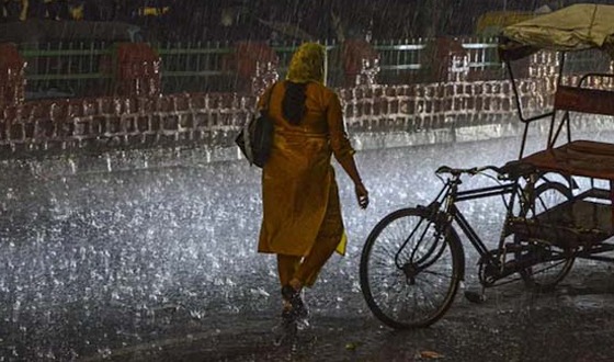 পাকিস্তান ভারি বৃষ্টিতে অন্তত ১৩ মৃত্যু, আহত ৯২