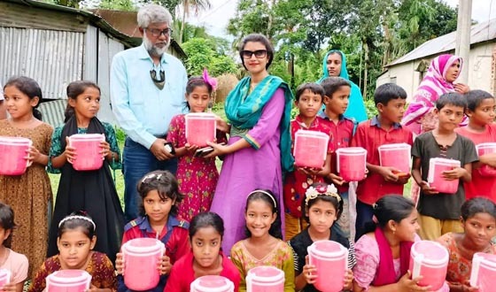 নতুন স্কুল ব্যাগ ও টিফিন নিয়ে স্কুলে যাবে চরাঞ্চলের ৫ শতাধিক শিক্ষার্থী