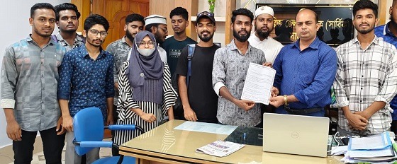 সাতক্ষীরা শিক্ষার্থীদের বিক্ষোভের ডাক: স্বাগত জানিয়ে নারী নেত্রীর পোস্ট