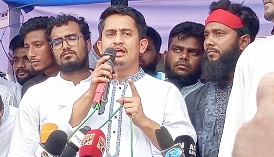 আগামীতে যারা নেতৃত্ব দিতে চায় তাদেরকে দেশের প্রত্যেকটা স্থান ঘুরে দেখতে হবে