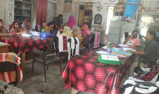 কিশোরগঞ্জে প্রাথমিক সহকারী শিক্ষকদের কর্মবিরতি