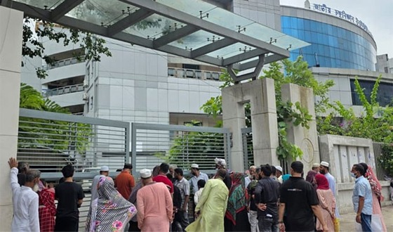 আহতদের সংঘর্ষ: আজও চক্ষুবিজ্ঞান হাসপাতালের চিকিৎসাসেবা বন্ধ