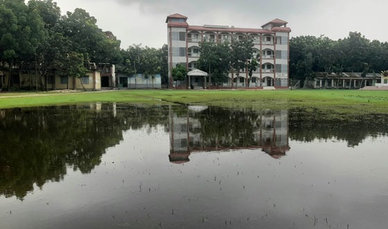 সুজানগর কেন্দ্রীয় ঈদগাহ মাঠে নামাজের জামাত ব্যাহত হওয়ার আশঙ্কা