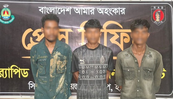 মাধবপুরে বিপুল পরিমাণ ভারতীয় গাজাঁসহ গ্রেফতার ৩