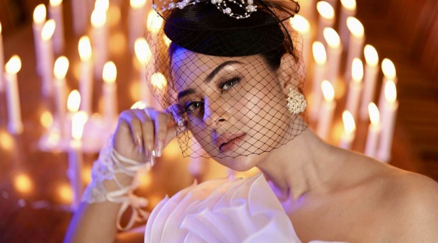 রাজকীয় লুকে ধরা দিলেন বুবলী