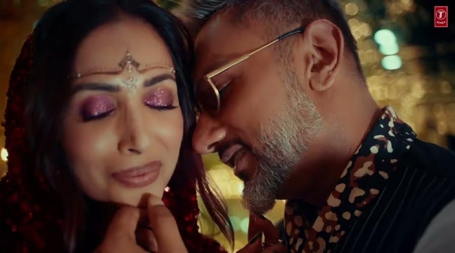 ‘চিলগাম’-এ অশালীন নাচের অভিযোগ, বিতর্কে মালাইকা ও হানি সিং