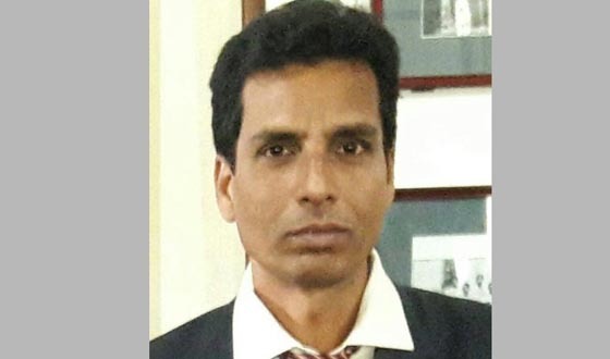 কালীগঞ্জে ট্রাক চাপায় ভূমি কর্মচারী নিহত