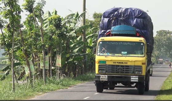 ত্রিমোহনী-রাজারহাট-তিস্তা আঞ্চলিক মহাসড়কটিতে বাড়ছে মৃত্যু ঝুঁকি
