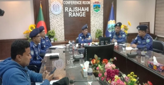 অপারেশন ফার্স্ট লাইট-২, চাঁপাইনবাবগঞ্জ ও নওগাঁয় অভিযানে গ্রেপ্তার ৬৪