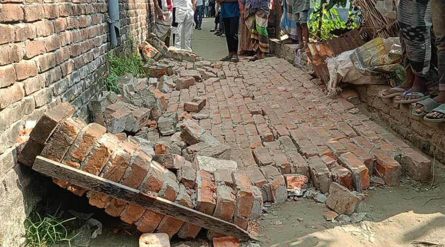 ভূমিকম্প থেকে রক্ষা পায়নি শিশুও, দেওয়াল পড়ে মৃত্যু