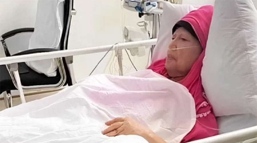 সিসিইউতে রয়েছেন খালেদা জিয়া