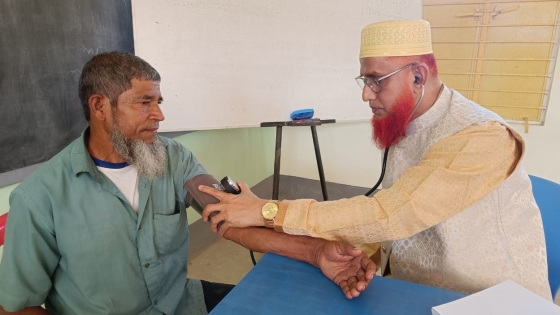 বাগমারায় স্বাস্থ্যসেবা পৌঁছে দিচ্ছে ডা. আব্দুল বারীর ফ্রি মেডিকেল ক্যাম্প