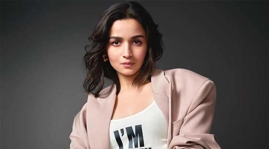 ‘চামুন্ডা’ ছবিতে অন্ধকার চরিত্রে আলিয়া