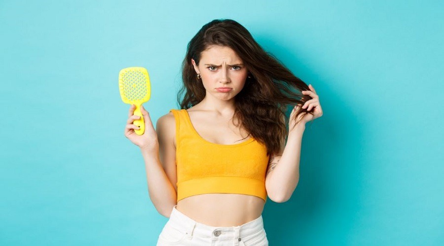 চুল পড়া কমাতে খেতে পারেন এই খাবারগুলো