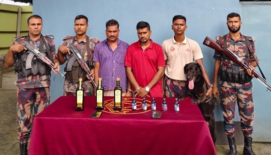 বেনাপোল সীমান্তে মাদক ও চোরাইপণ্য জব্দ, আটক ২