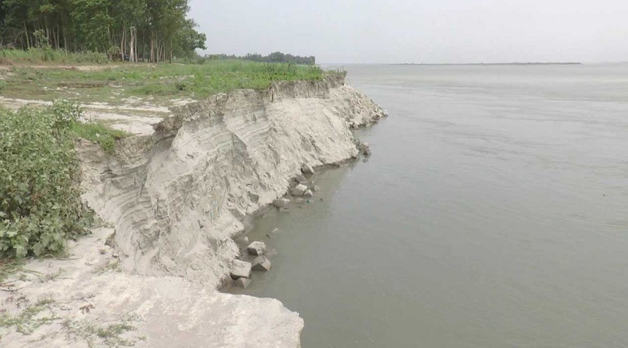 দেশজুড়ে নদীভাঙনে ভিটেমাটি হারিয়ে বাড়ছে দিশেহারা মানুষের সংখ্যা