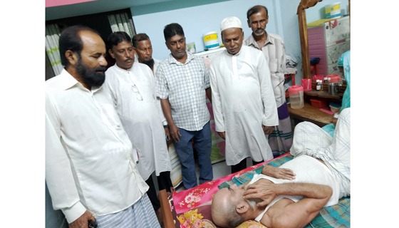 বাবুগঞ্জে বিএনপির ৩১ দফা বাস্তবায়নে লিফলেট বিতরণ