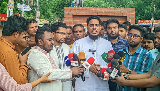 জুলাইয়ের বিরুদ্ধে অবস্থান নেওয়া সেনাবাহিনীর সদস্যদের বিচার করতে হবে