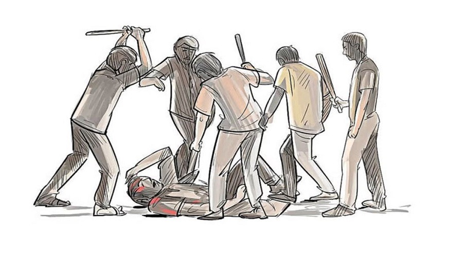 বেড়েই চলেছে মব সৃষ্টি করে পুলিশের ওপর হামলার ঘটনা