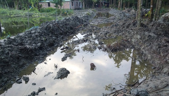বিআরডিবির জমিতে পৌরসভার সড়ক নির্মাণ, জানেনা বিআরডিবি কর্তৃপক্ষ