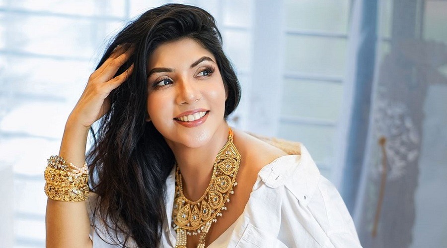 ক্যামেরার সামনে ফিরলেন নওশাবা