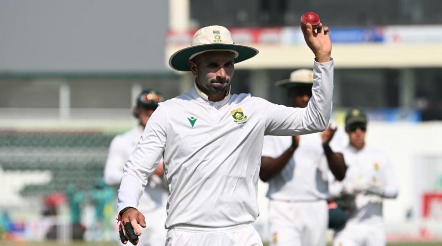 ২২ বছরের পুরোনো রেকর্ড ভাঙলেন কেশভ