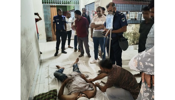 কালীগঞ্জে সাংবাদিককে কুপিয়ে জখম