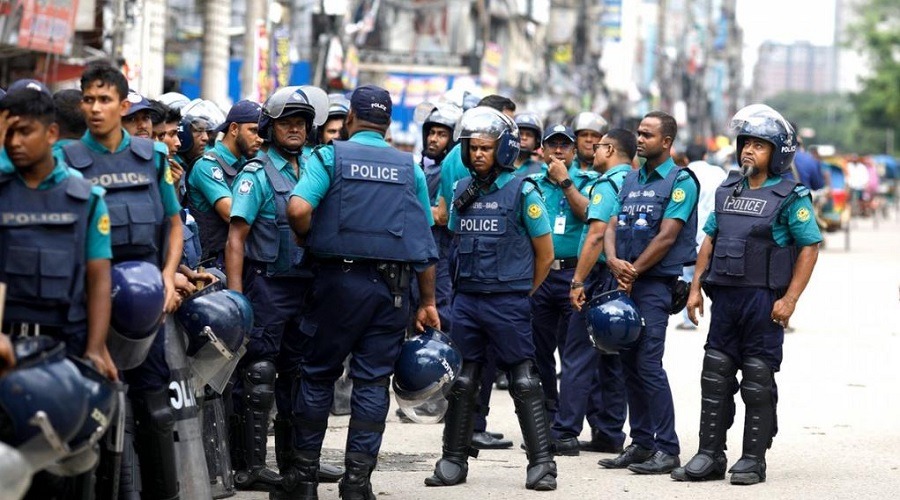 হামলা, হেনস্তা ও বিদ্রুপে আতঙ্ক ও মানসিক চাপে পুলিশ সদস্যরা