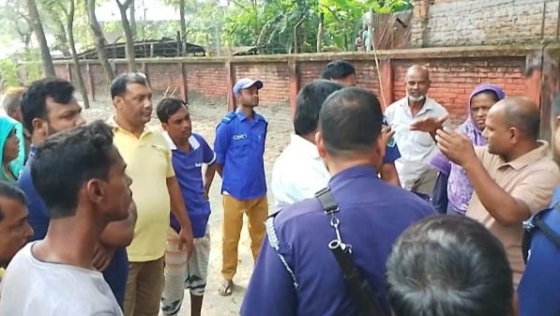 তানোরে ইউপি চেয়ারম্যানকে পিটিয়ে গুদামে আটকে রাখলেন এলএসডি !