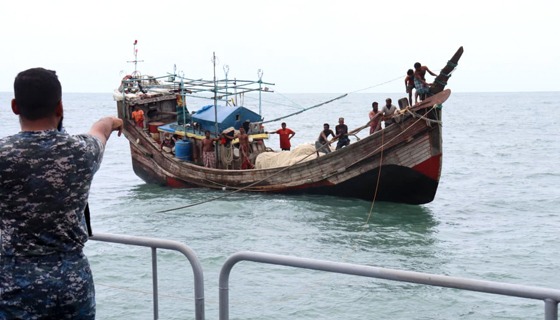 বঙ্গোপসাগর থেকে ট্রলারসহ ১২ জেলেকে উদ্ধার