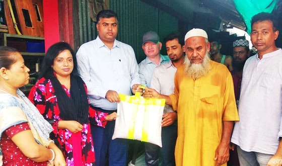 কচুয়ায় ওএমএস এর মাধ্যমে ২৪ টাকা কেজি দরে আটা বিক্রির উদ্ভোদন