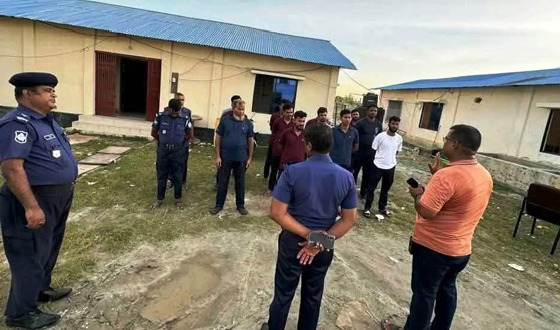 মাওলানা ভাসানী সেতু এলাকায় নিরাপত্তায় অস্থায়ী পুলিশ ক্যাম্প স্থাপন