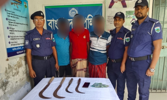 বাঘায় পদ্মার চরে ডাকাতির মামলায় গ্রেফতার ৩