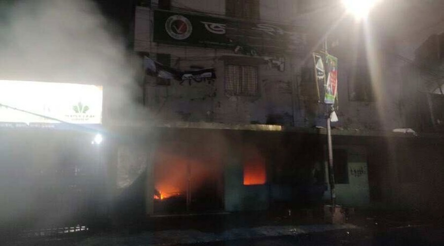 জাতীয় পার্টির কার্যালয়ে ফের হামলা-অগ্নিসংযোগ