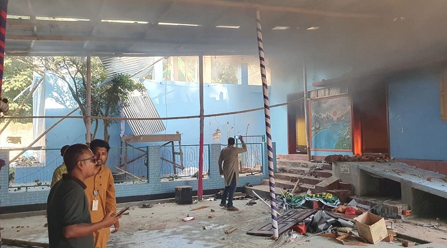 পু‌লি‌শের ওপর হামলায় মামলা, আসামি সা‌ড়ে ৩ হাজার