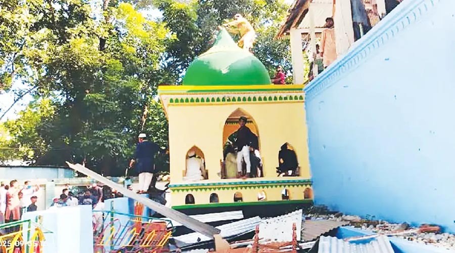 নুরাল পাগলার লাশ পোড়ানোর ঘটনায় ইমামসহ ১৮ জন গ্রেফতার