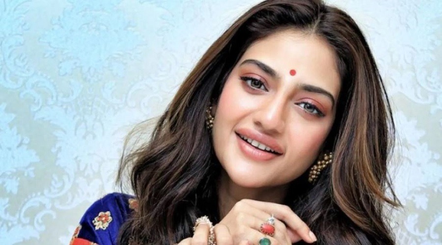 আবারও বিতর্কে জড়ালেন নুসরাত