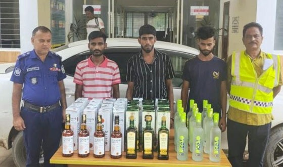 নালিতাবাড়ীতে ভারতীয় মদসহ ৩ কারবারি আটক