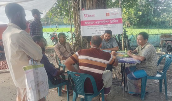 আশাশুনি হাটে ফসলের ডাক্তারঃ নতুন দিগন্তের গল্প