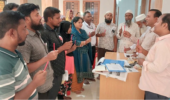 নাগেশ্বরীতে লাল কলম প্রদর্শন করে বাল্য বিয়ের বিরুদ্ধে শপথ